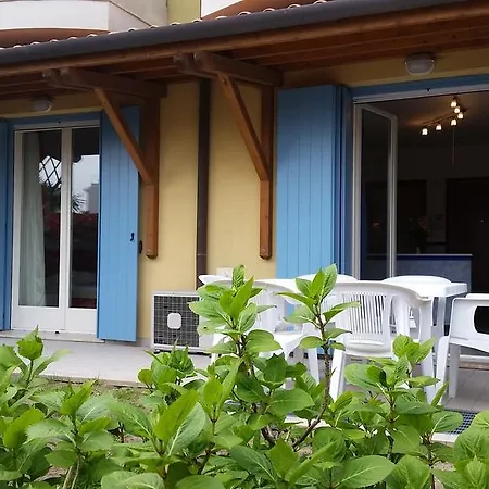 아파트 Elisa Piano Terra Con Giardino E Posto Auto