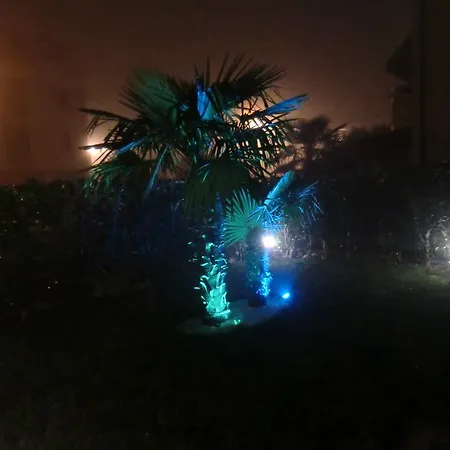 Elisa Piano Terra Con Giardino E Posto Auto Каорле