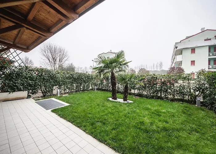 Διαμέρισμα Elisa Piano Terra Con Giardino E Posto Auto *