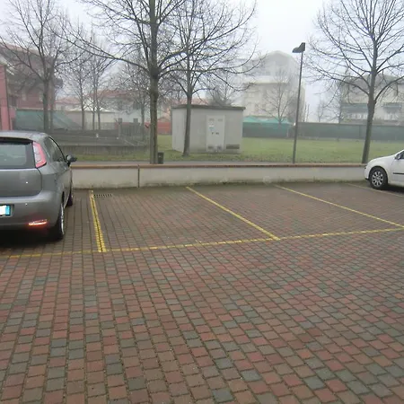 Elisa Piano Terra Con Giardino E Posto Auto *