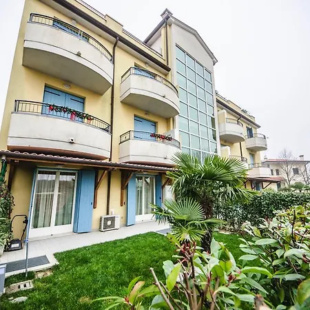 Elisa Piano Terra Con Giardino E Posto Auto * Caorle