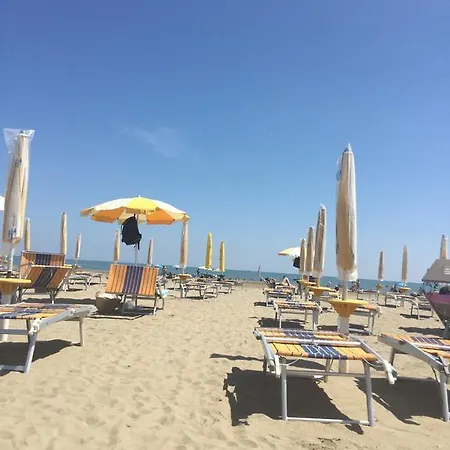 Elisa Piano Terra Con Giardino E Posto Auto 카오를레