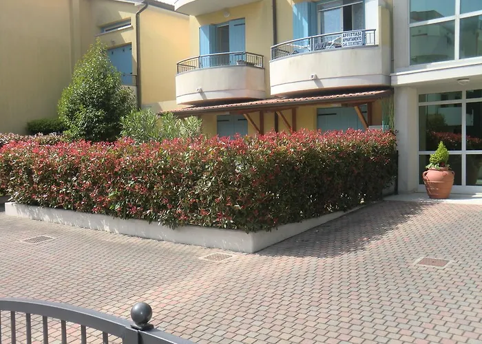 Elisa Piano Terra Con Giardino E Posto Auto *